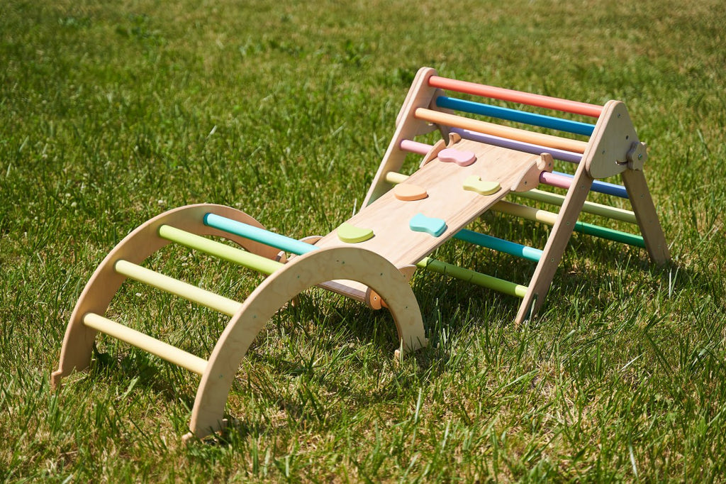 Set de joaca mic 3in1 Pikler/Montessori, triunghi de escaladare cu tobogan si arc de catarare, pastel